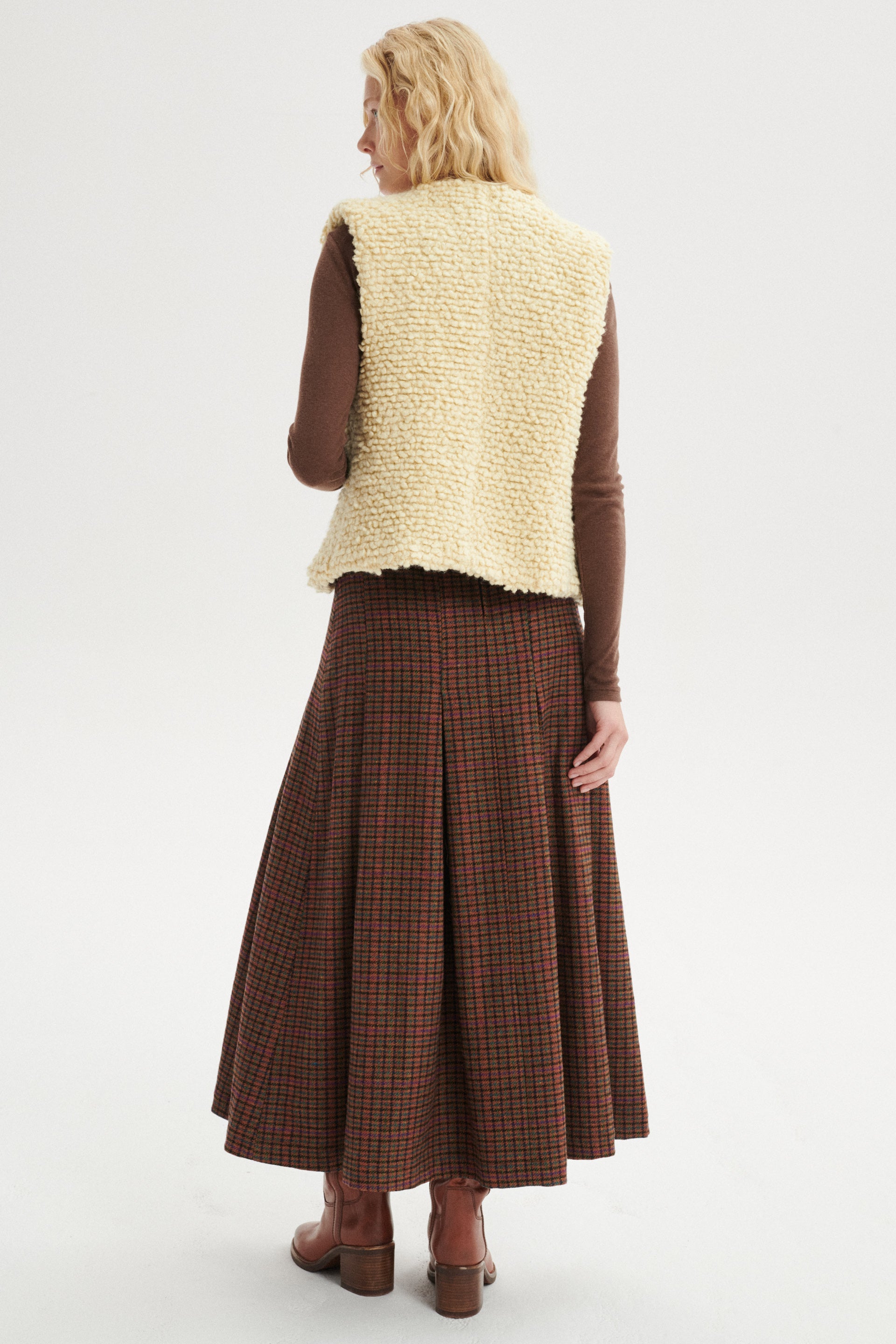 Ari Tailored Skirt With Shaping Darts