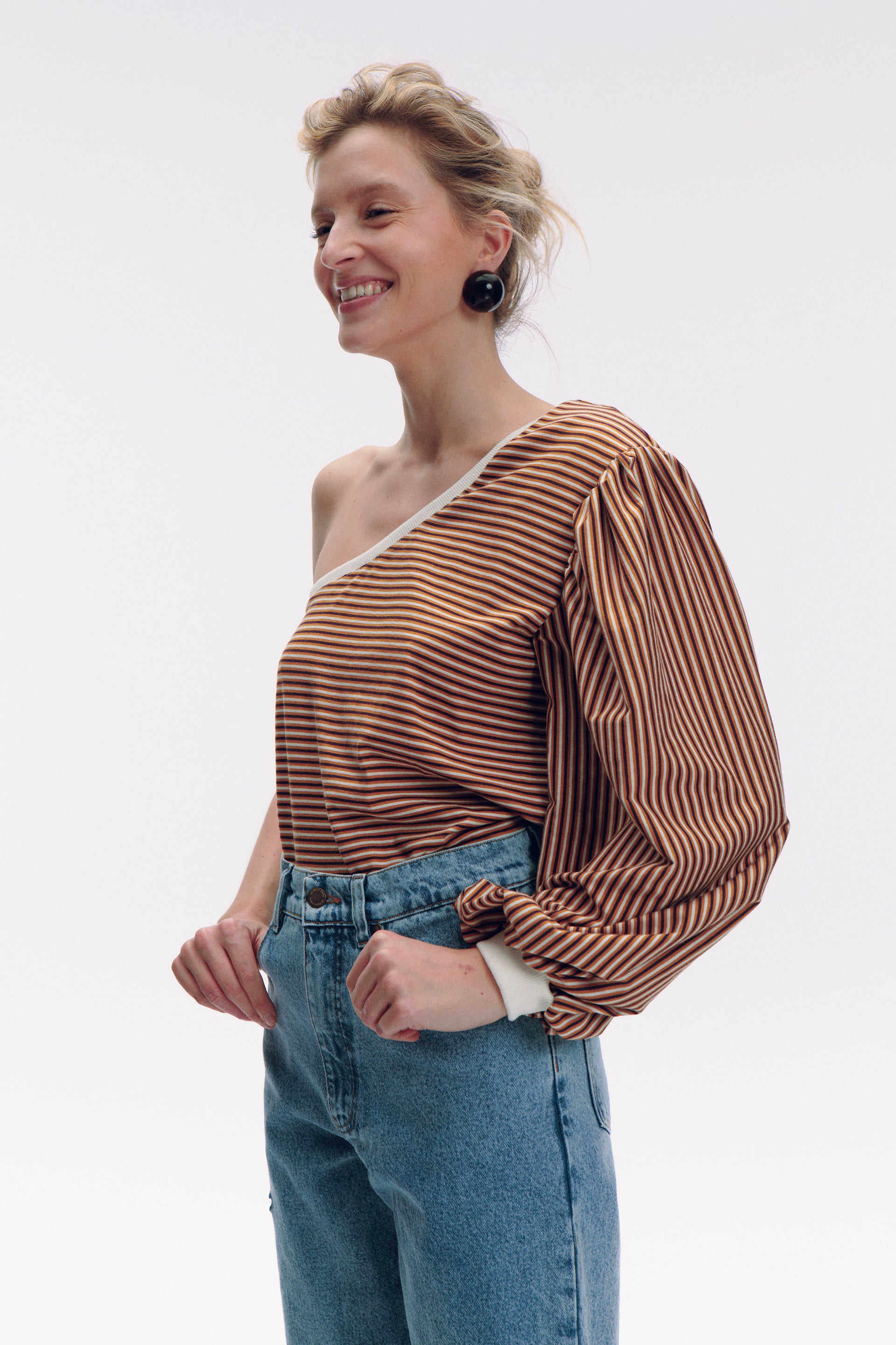 Perez One Shoulder Longsleeve - white