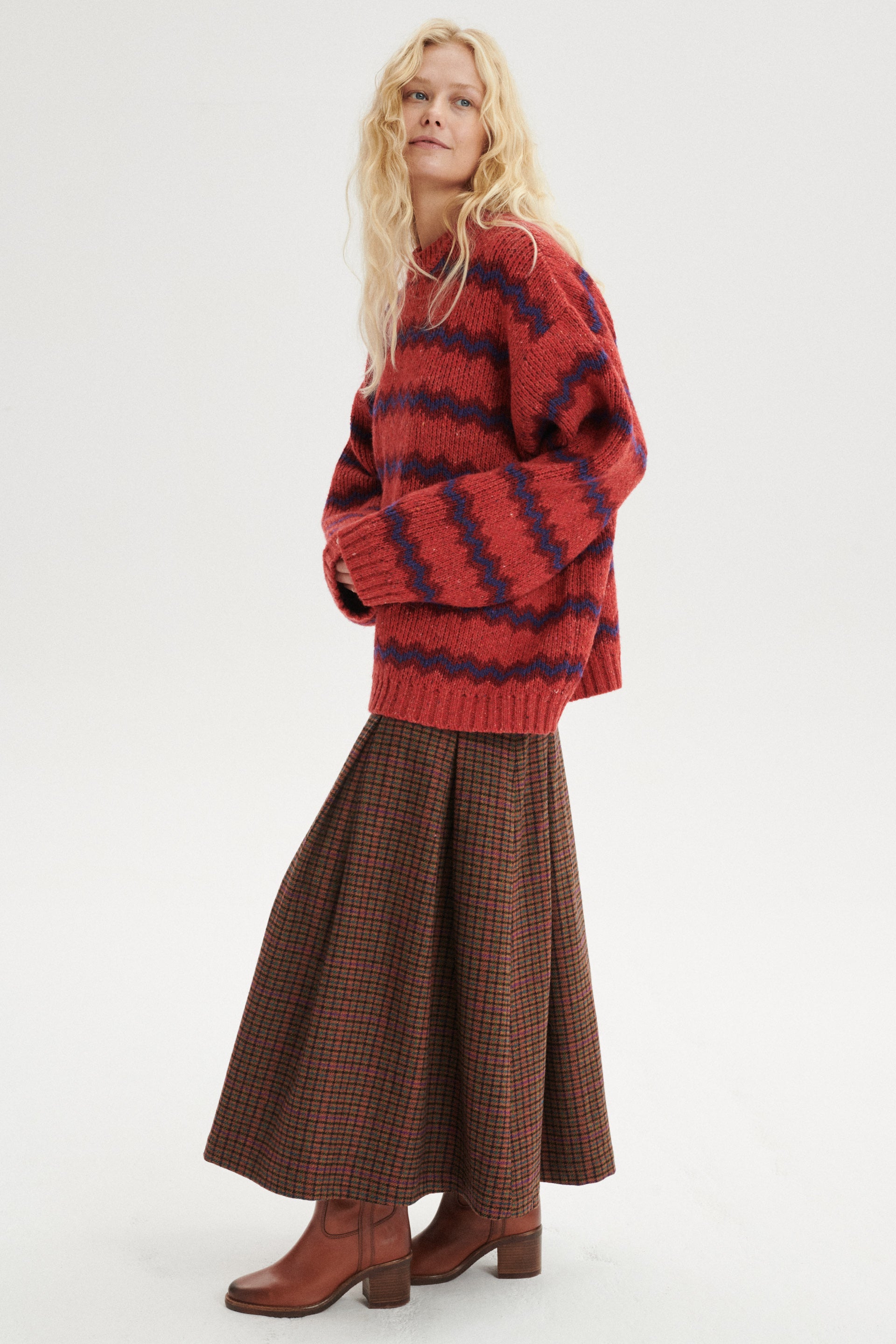 Ari Tailored Skirt With Shaping Darts