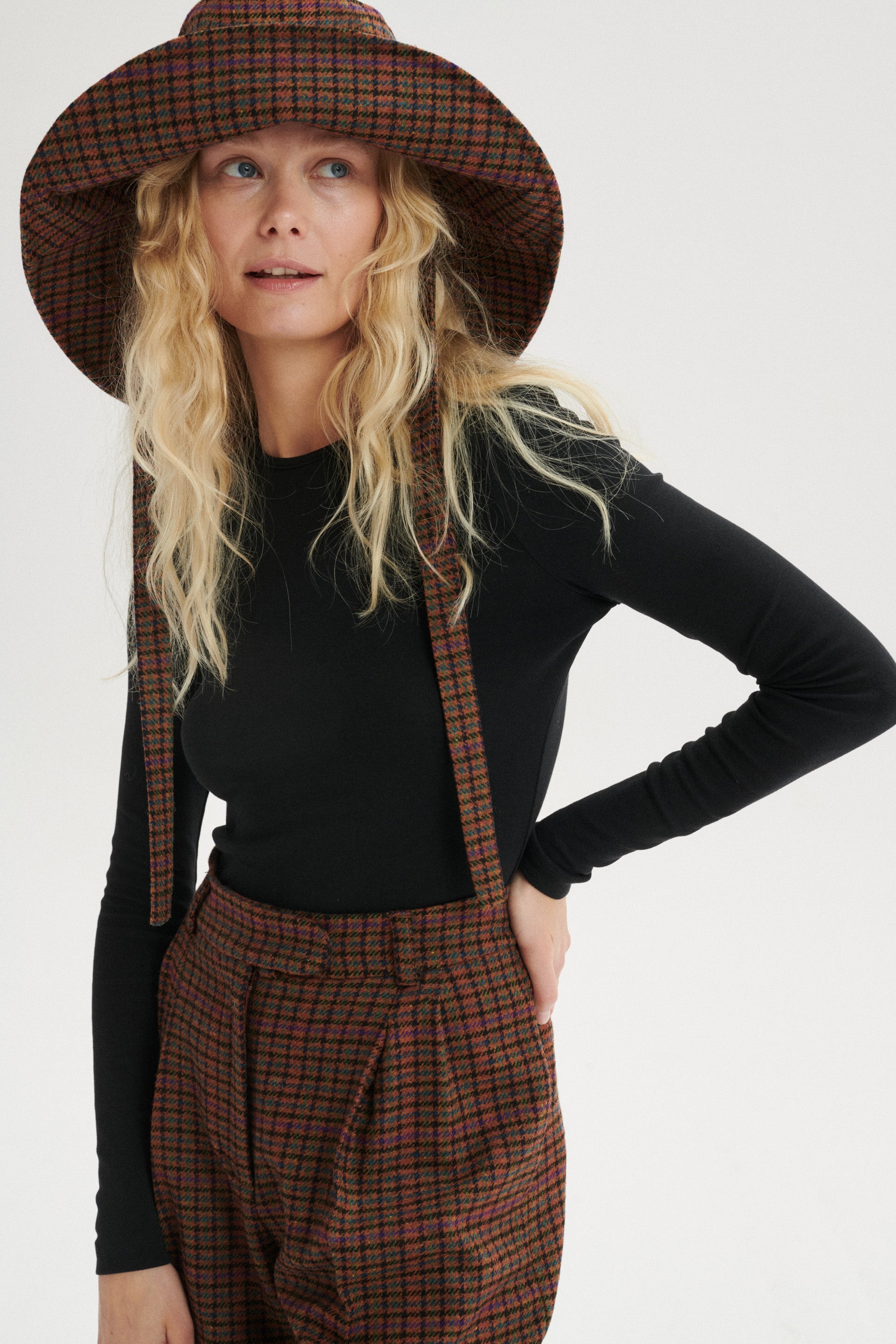 Tie-Up Checked Wool Hat